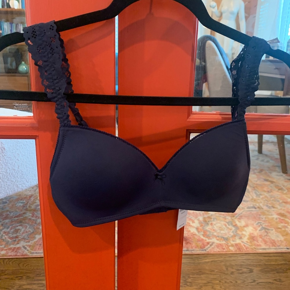 New with tags padded wireless bra by Aerie 32B
